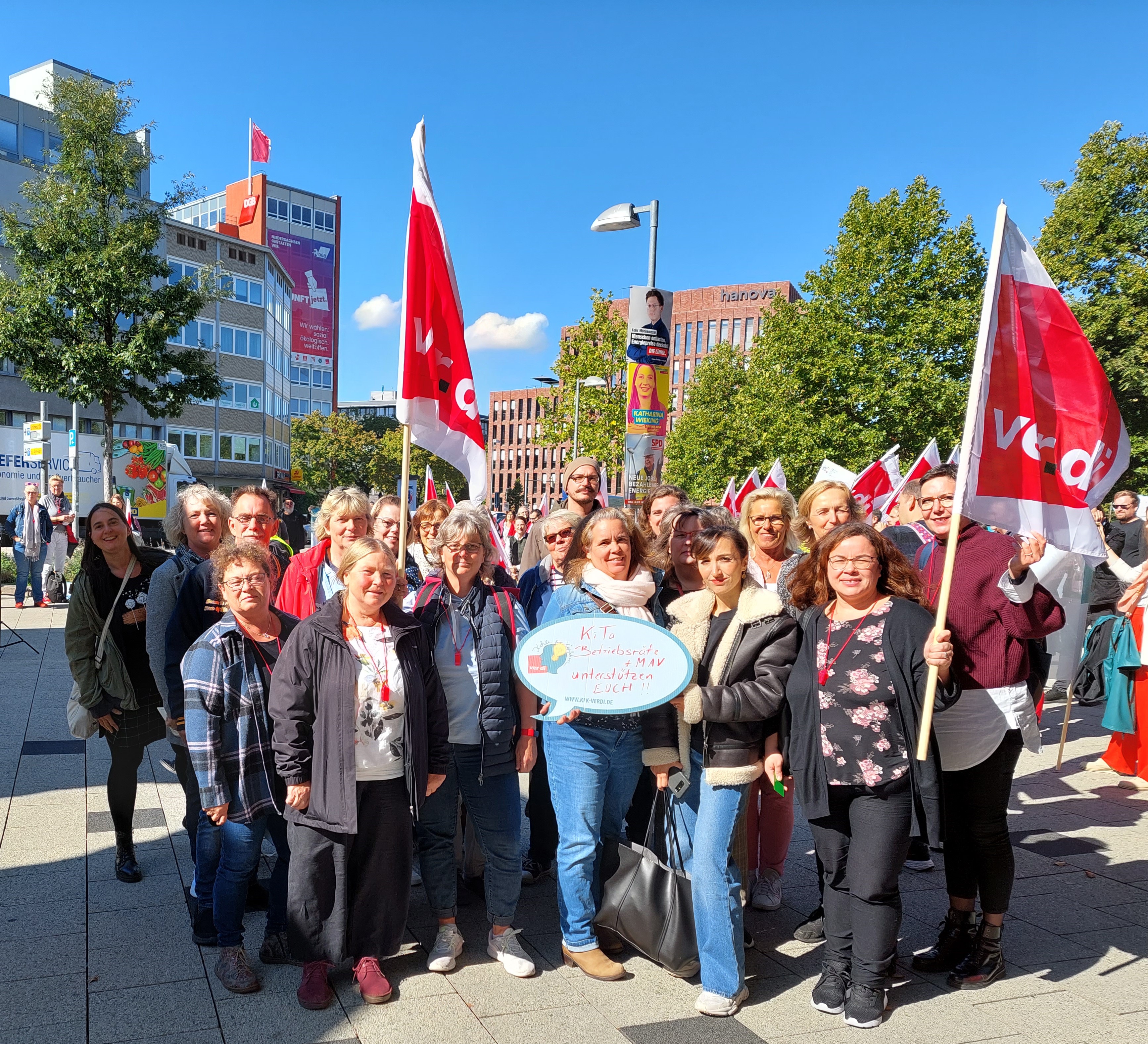 Betriebsräte und Mitarbeitervertreter*innen aus Kitas unterstützen die Erwachsenenbildung