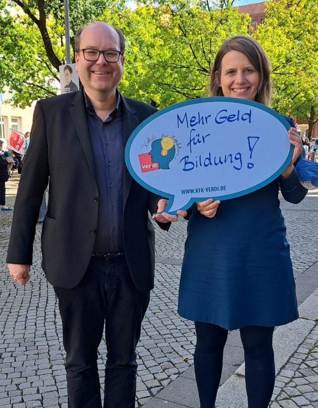 Julia Willie Hamburg und Christian Meyer (Spitzenkandidat*innen der Grünen) unterstützten die Kampagne.