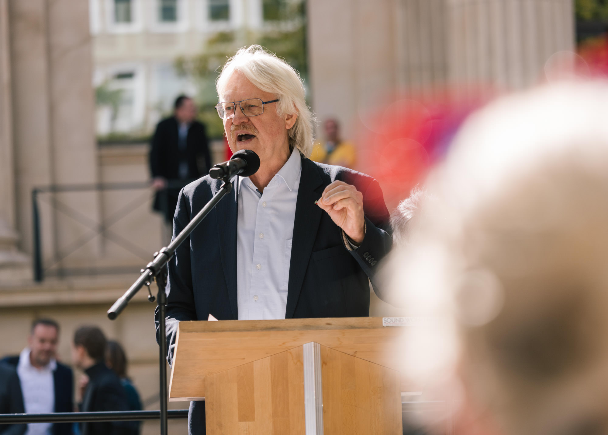 Detlef Athing (Landesleiter ver.di Landesbezirk Niedersachsen/Bremen) unterstützt die Beschäftigten in ihren Forderungen an die Politik. 